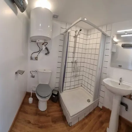 Studio En Rez-De-Chaussee - Le Petit Chateau Avesnois - Tv - Wifi - Logement Entier Avesnes-sur-Helpe Exterior foto