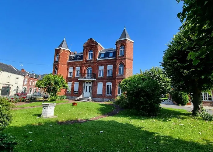 Studio En Rez-De-Chaussee - Le Petit Chateau Avesnois - Tv - Wifi - Logement Entier